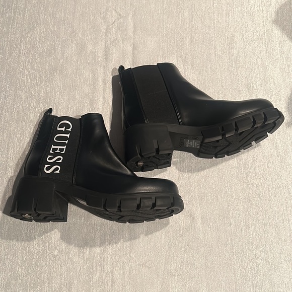 Guess Women’s Leather Ankle Moto Combat Boot w/ Chunky Heel Size 7 Like new - Picture 4 of 15